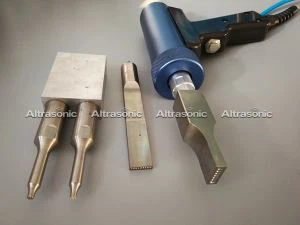 Low Cost And Simple Operation With A Oxidized Head Of The Ultrasonic Equipment For Auto Parts